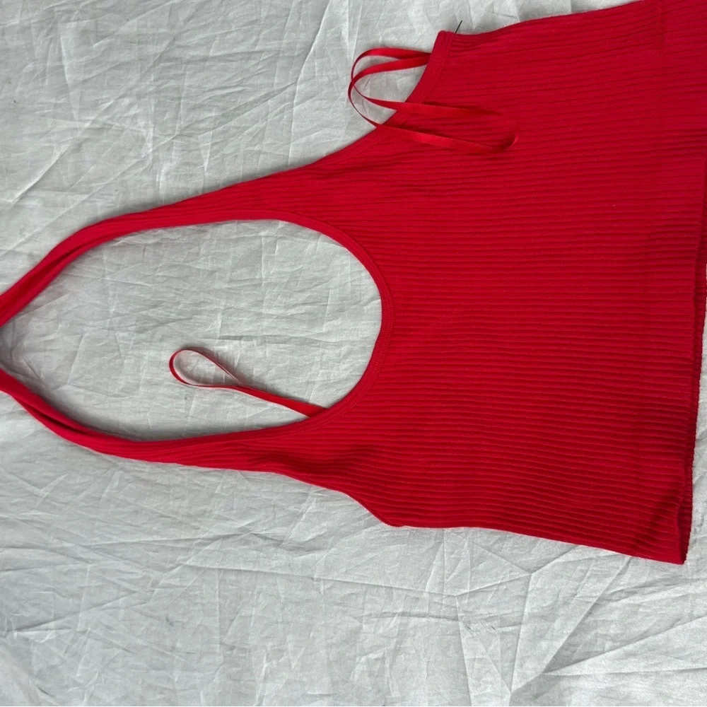 Red‎ Ribbed Crop Top - Picture 9 of 10